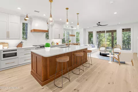 Kitchen - 3404 Eagle Crest Dr SW, Supply, NC 28462 photo 6 of 11