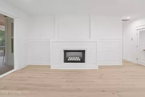 Living - 3404 Eagle Crest Dr SW, Supply, NC 28462 photo 5 of 7