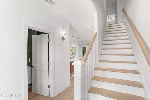 Entry Way - 3404 Eagle Crest Dr SW, Supply, NC 28462 photo 6 of 10