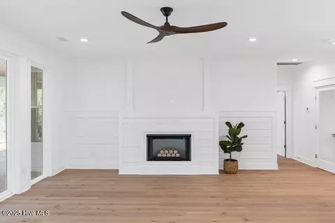 Living - 3404 Eagle Crest Dr SW, Supply, NC 28462 photo 4 of 7