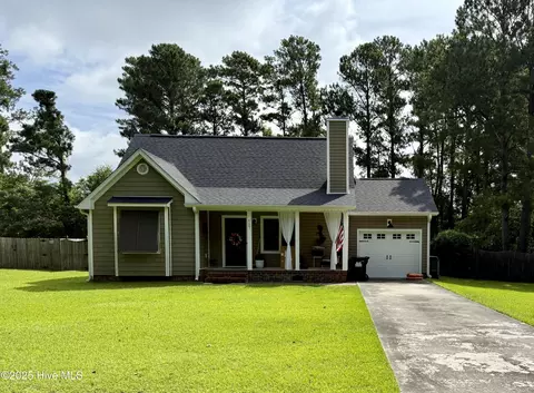 117 Foster Creek Ct, Swansboro, NC 28584