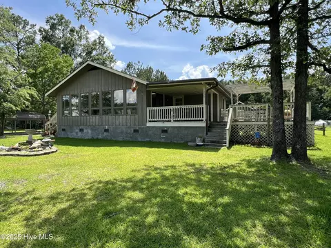 258 Hideaway Rd, Belhaven, NC 27810