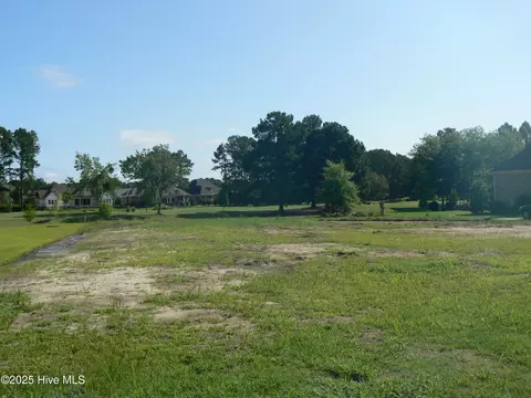 396 Crow Creek Dr NW, Calabash, NC 28467