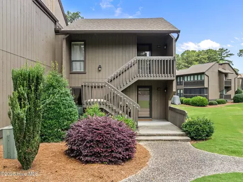 10 Pine Tree Rd #123, Pinehurst, NC 28374