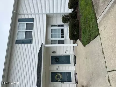 3985 Sterling Pointe Dr #EEE-2, Winterville, NC 28590