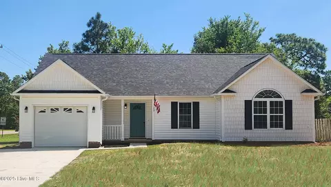 1 Willetts Dr, Southport, NC 28461