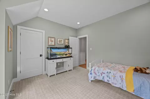 Bedroom - 1009 Michael Dr, New Bern, NC 28560 photo 3 of 7