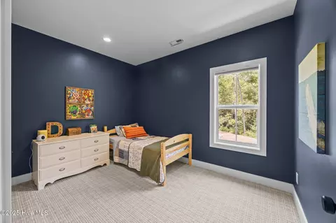 Bedroom - 1009 Michael Dr, New Bern, NC 28560 photo 6 of 7