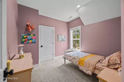 Bedroom - 1009 Michael Dr, New Bern, NC 28560 photo 5 of 7