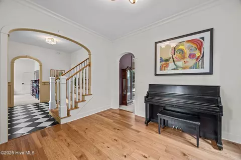 Entry Way - 1009 Michael Dr, New Bern, NC 28560 photo 3 of 3