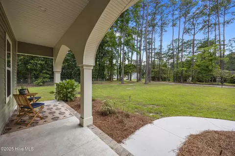 Exterior - 1009 Michael Dr, New Bern, NC 28560 photo 3 of 10