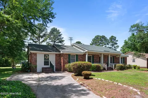 214 Allendale Dr, Greenville, NC 27834