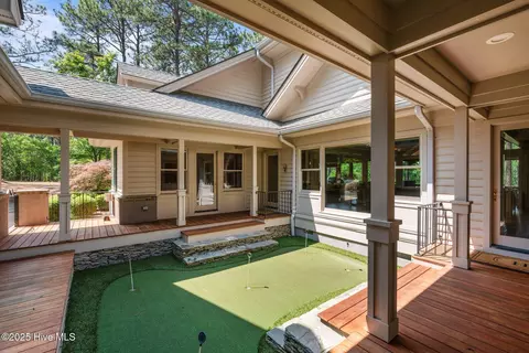 Exterior - 26 Cumberland Dr, Pinehurst, NC 28374 photo 6 of 18