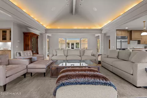 Living - 26 Cumberland Dr, Pinehurst, NC 28374 photo 2 of 4