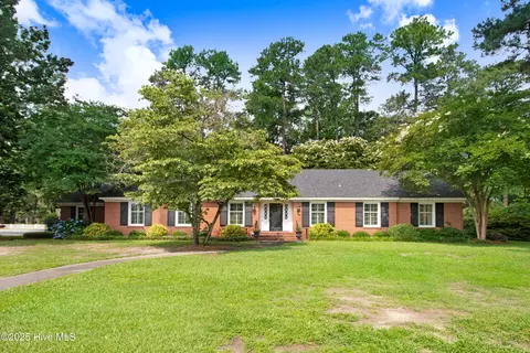 1600 Greenbriar Rd, Kinston, NC 28501
