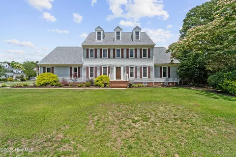 300 Maplewood Dr, Goldsboro, NC 27534
