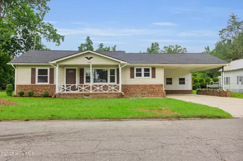 208 Buck Ln, Vanceboro, NC 28586