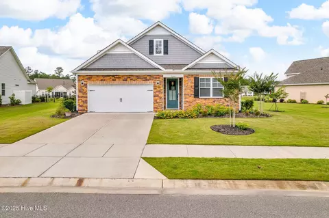 9246 Crossbill Dr, Leland, NC 28451