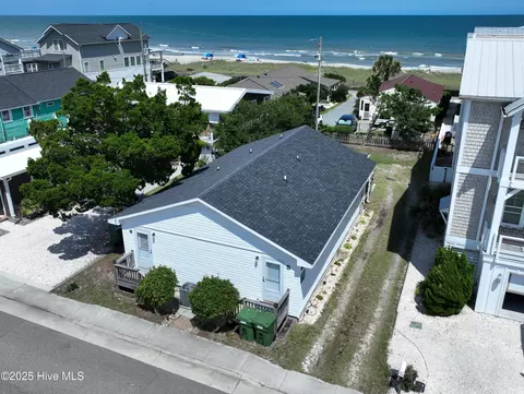 226 Fort Fisher Blvd N, Kure Beach, NC 28449