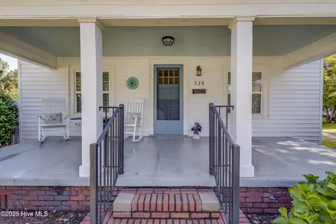 Exterior - 528 E 6th St, Washington, NC 27889 photo 8 of 12