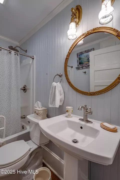 Bath - 528 E 6th St, Washington, NC 27889 photo 4 of 4