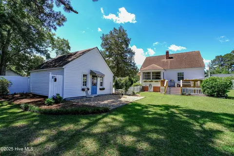 Exterior - 528 E 6th St, Washington, NC 27889 photo 5 of 12