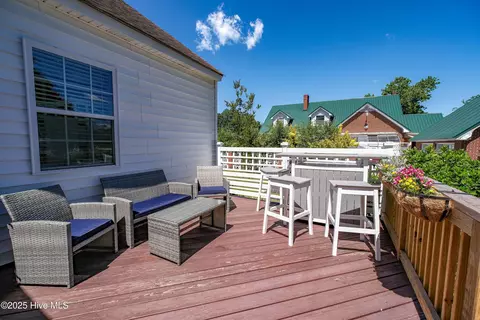 Exterior - 528 E 6th St, Washington, NC 27889 photo 6 of 12