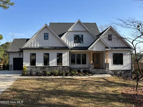 Exterior - 1040 Burning Tree Rd, Pinehurst, NC 28374 photo 3 of 12