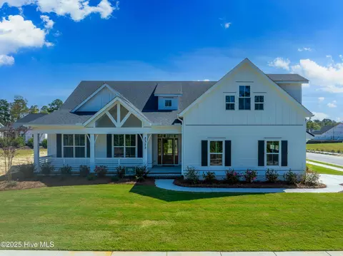 2313 Firethorn Ln, Leland, NC 28451