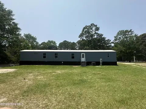 8820 Johns Mill Rd, Maxton, NC 28364 photo 2