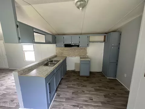 8820 Johns Mill Rd, Maxton, NC 28364 photo 8