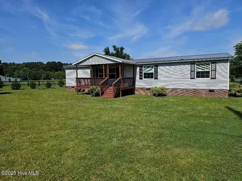686 Casey Rd, Kinston, NC 28504 photo 2