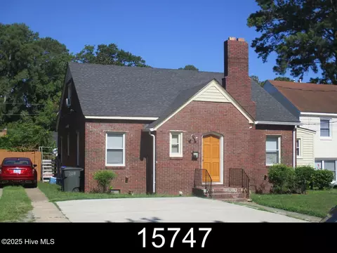 212 Lewis St, Greenville, NC 27858