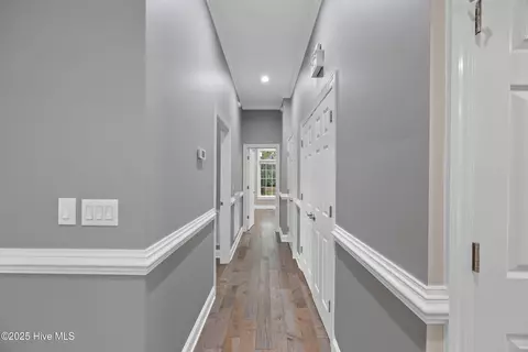 Entry Way - 376 Red Fox Run Dr, Wallace, NC 28466 photo 3 of 6