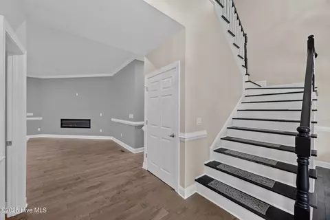 Entry Way - 376 Red Fox Run Dr, Wallace, NC 28466 photo 2 of 6