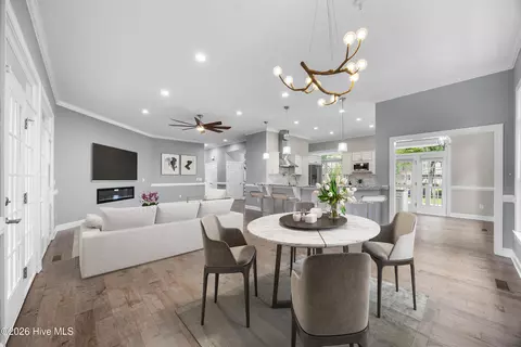 Dining - 376 Red Fox Run Dr, Wallace, NC 28466 photo 3 of 3