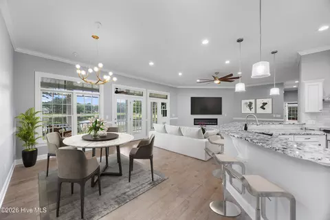 Dining - 376 Red Fox Run Dr, Wallace, NC 28466 photo 2 of 3