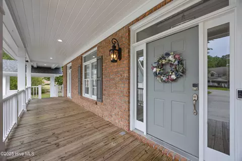 Exterior - 376 Red Fox Run Dr, Wallace, NC 28466 photo 4 of 5