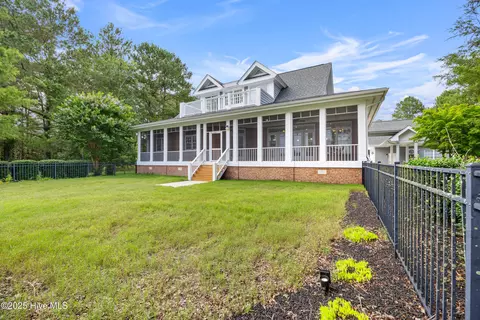 Exterior - 376 Red Fox Run Dr, Wallace, NC 28466 photo 7 of 7