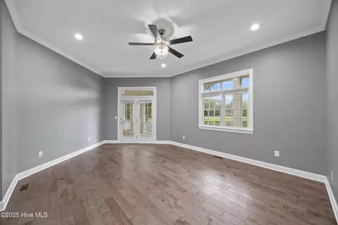 Living - 376 Red Fox Run Dr, Wallace, NC 28466 photo 4 of 4