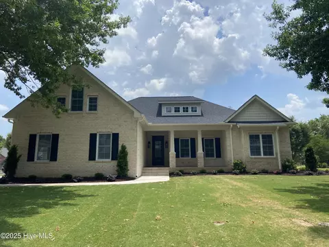 220 Donald Dr, Winterville, NC 28590