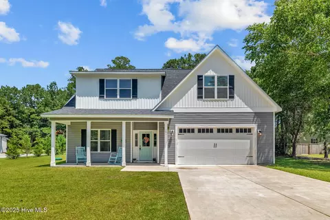 161 Longwood Dr, Stella, NC 28582