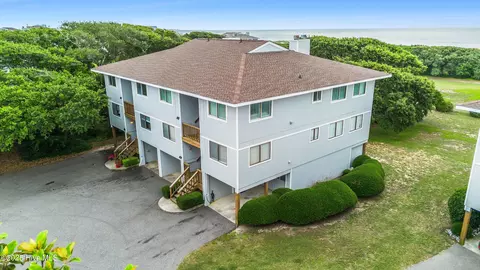 11 Foxfire Trce, Oak Island, NC 28465
