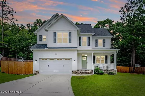 216 Vanderbuilt Ct, Aberdeen, NC 28315