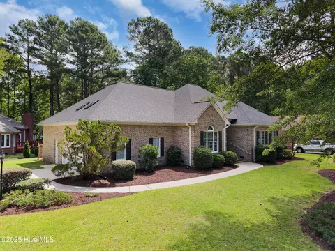 106 Oakmont Cir, New Bern, NC 28562