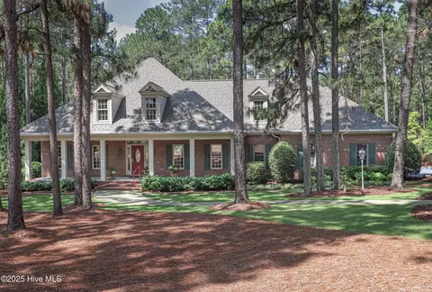 5 Oxton Cir, Pinehurst, NC 28374