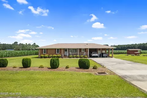 1392 Avery Ward Rd, Nakina, NC 28455