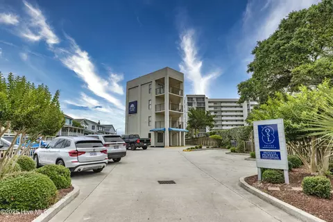 1 S Lumina Ave #305, Wrightsville Beach, NC 28480