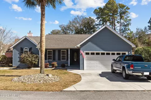 8723 Plantation Dr, Emerald Isle, NC 28594