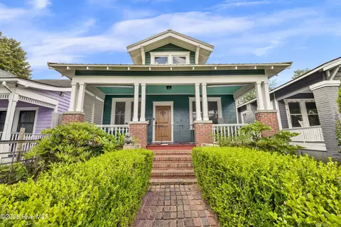 2008 Market St, Wilmington, NC 28403